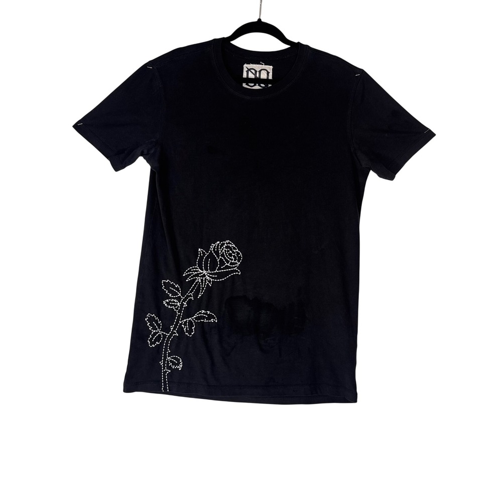 Loosechange Black Graphic T-Shirt w/ stitched rose 0 Small - Picture 6 of 6